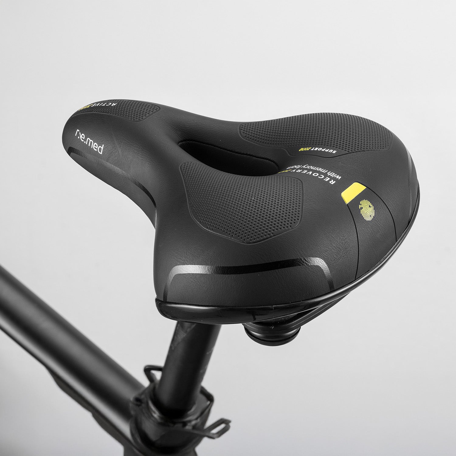 Image of an ergonomic saddle attached to a bike