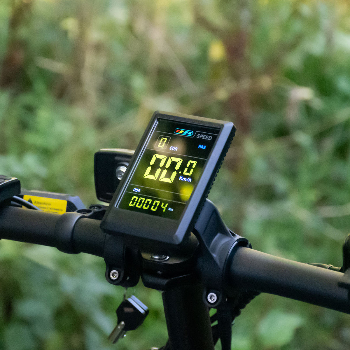 Image of the LCD Screen attached to the handlebars of the Carbon Fibre 250